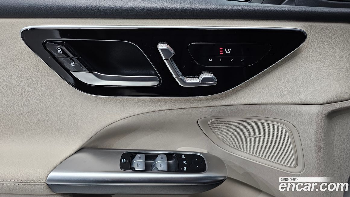 Mercedes-Benz C-Class 2023