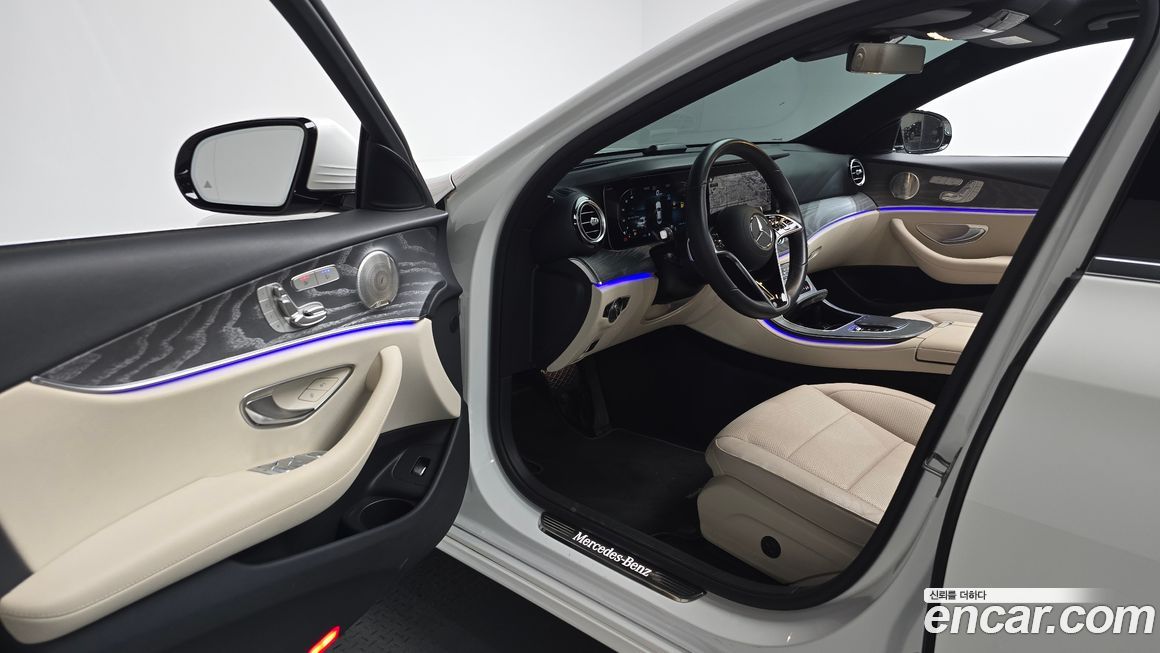 Mercedes-Benz E-Class 2022