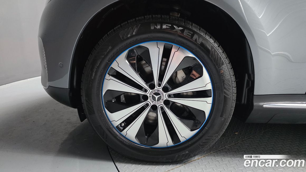 Mercedes-Benz EQC 2021
