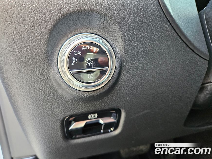 Mercedes-Benz C-Class 2024