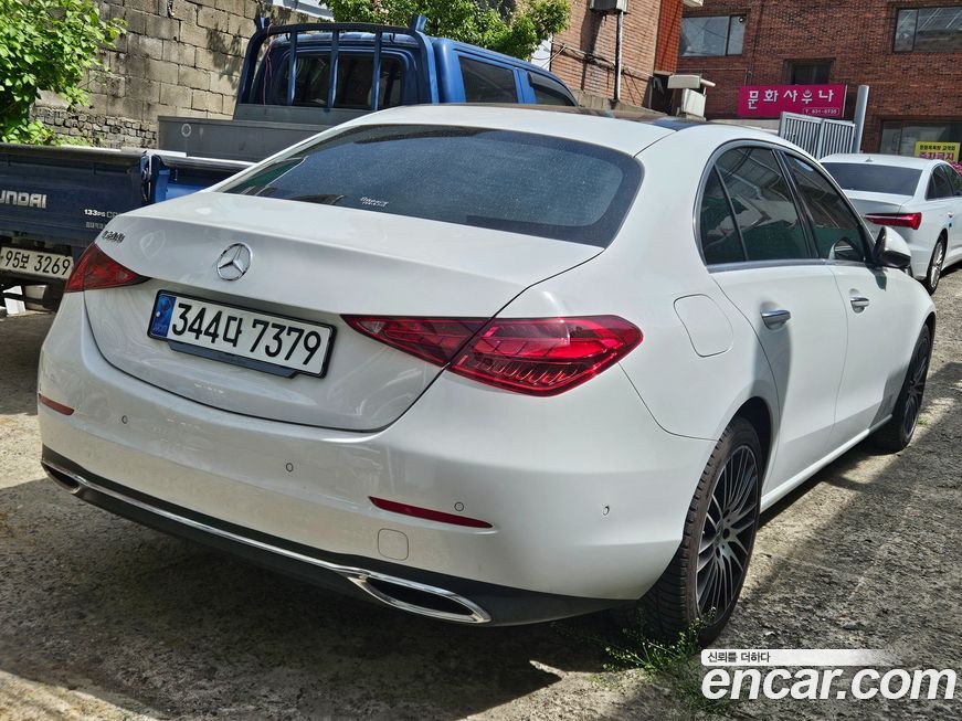 Mercedes-Benz C-Class 2024