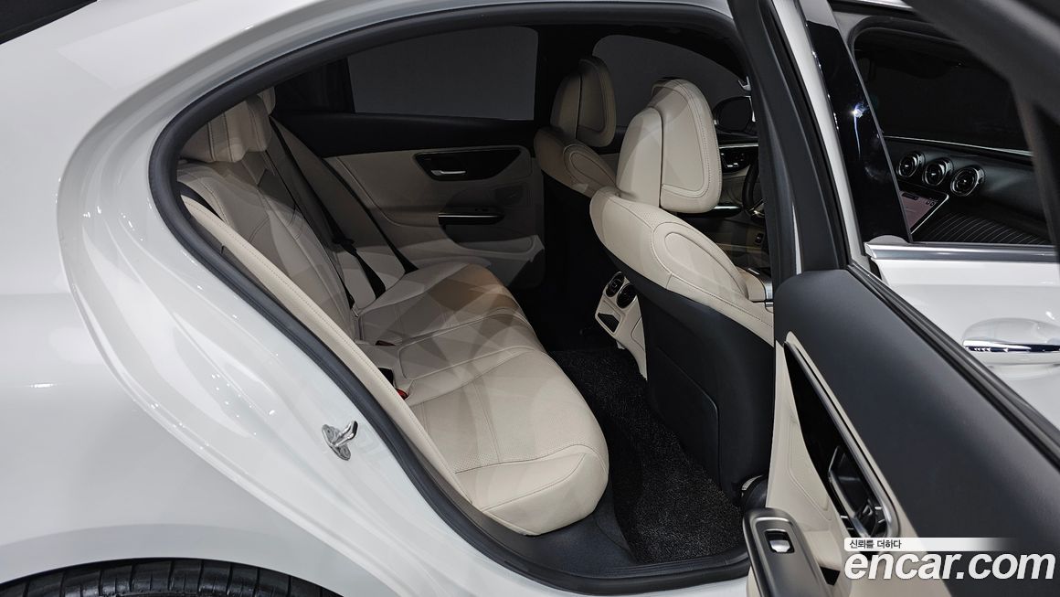 Mercedes-Benz C-Class 2023