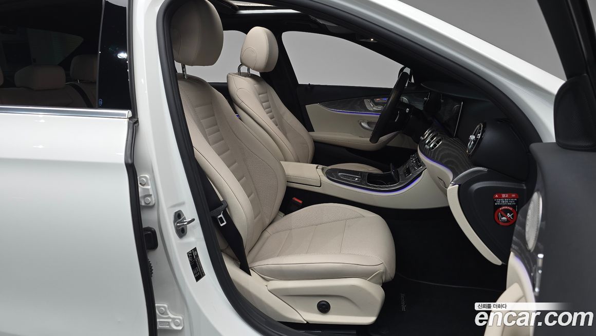 Mercedes-Benz E-Class 2022