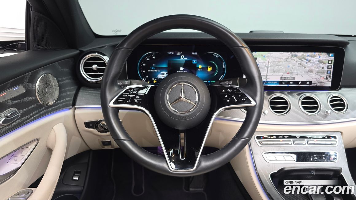 Mercedes-Benz E-Class 2022