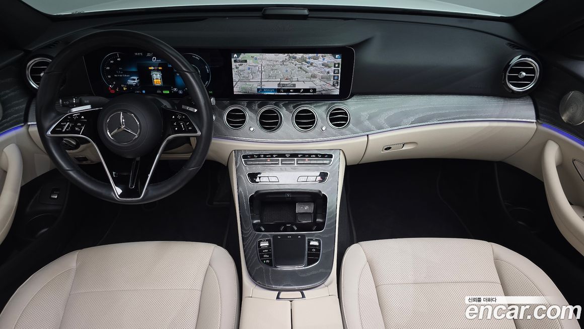 Mercedes-Benz E-Class 2022