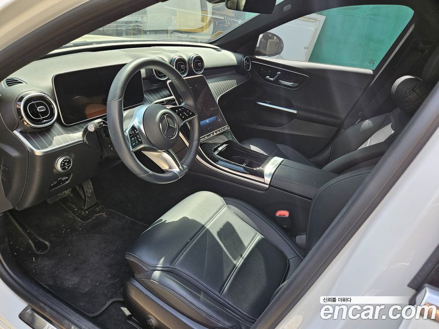Mercedes-Benz C-Class 2024
