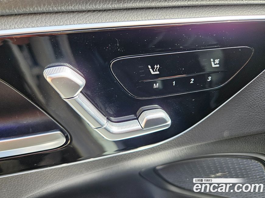 Mercedes-Benz C-Class 2024