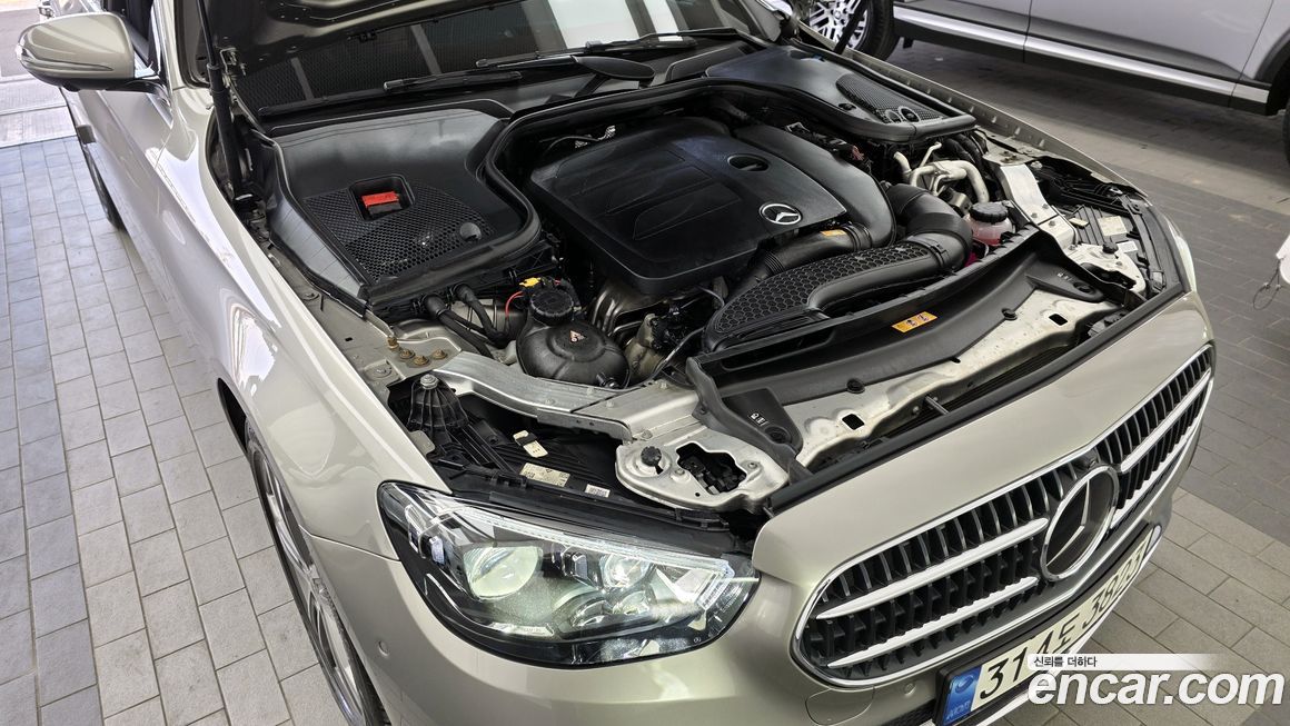 Mercedes-Benz E-Class 2022