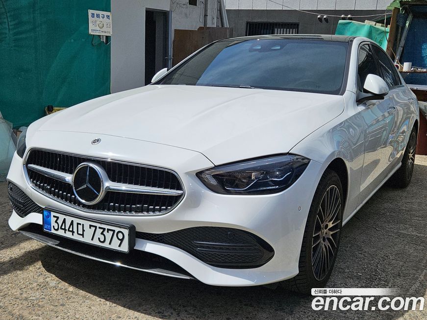 Mercedes-Benz C-Class 2024