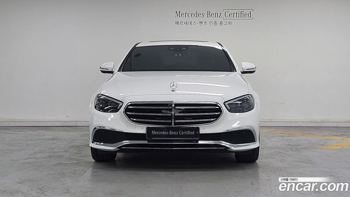 Mercedes-Benz E-Class 2022