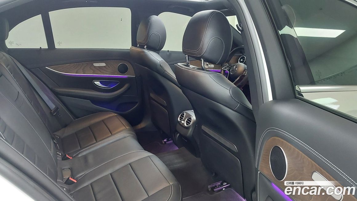 Mercedes-Benz E-Class 2022