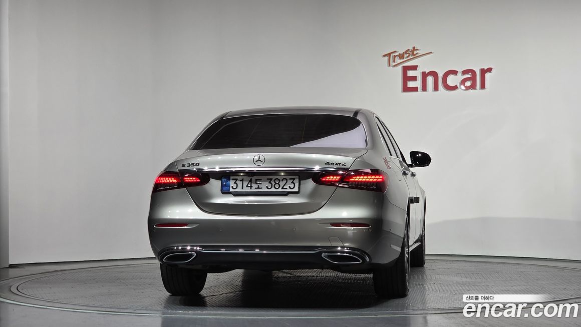 Mercedes-Benz E-Class 2022