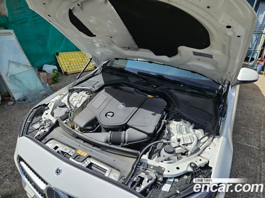 Mercedes-Benz C-Class 2024