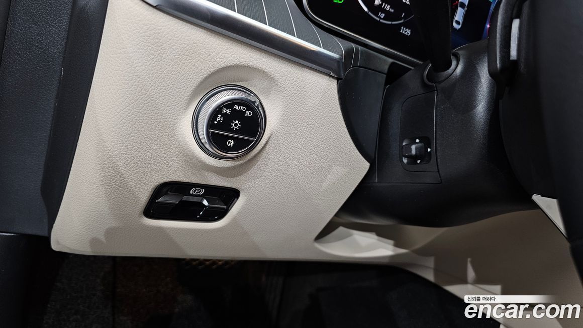 Mercedes-Benz C-Class 2023