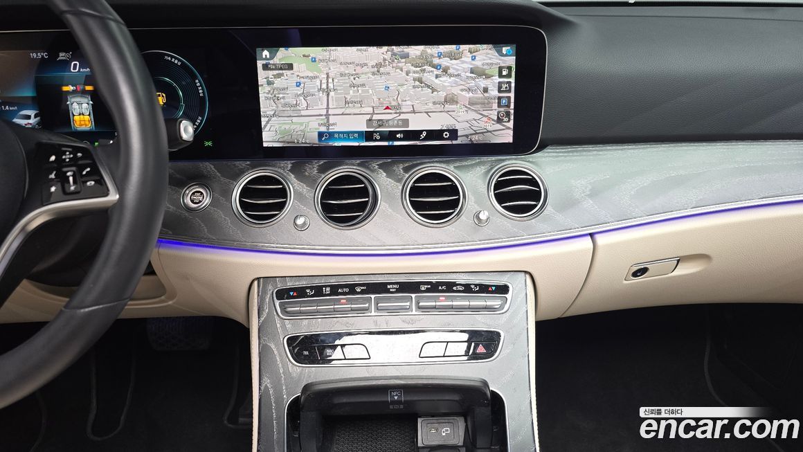 Mercedes-Benz E-Class 2022