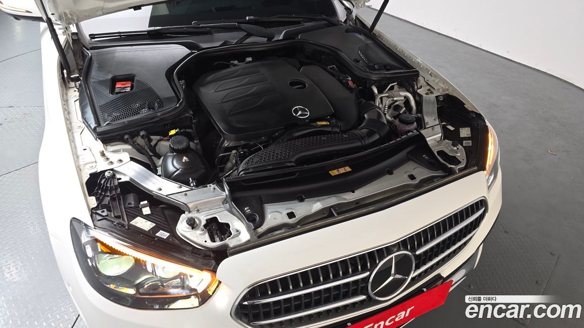 Mercedes-Benz E-Class 2022