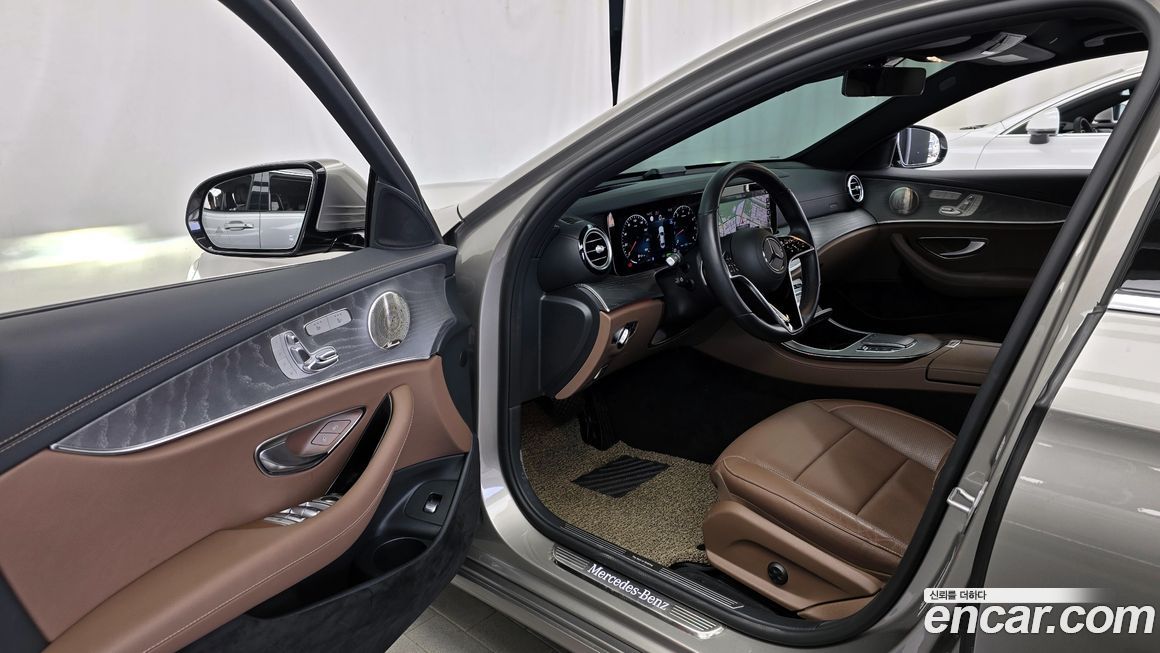 Mercedes-Benz E-Class 2022