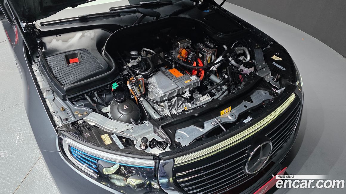 Mercedes-Benz EQC 2021