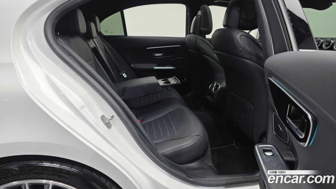 Mercedes-Benz C-Class 2023