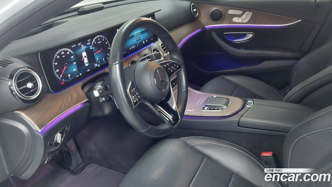 Mercedes-Benz E-Class 2022