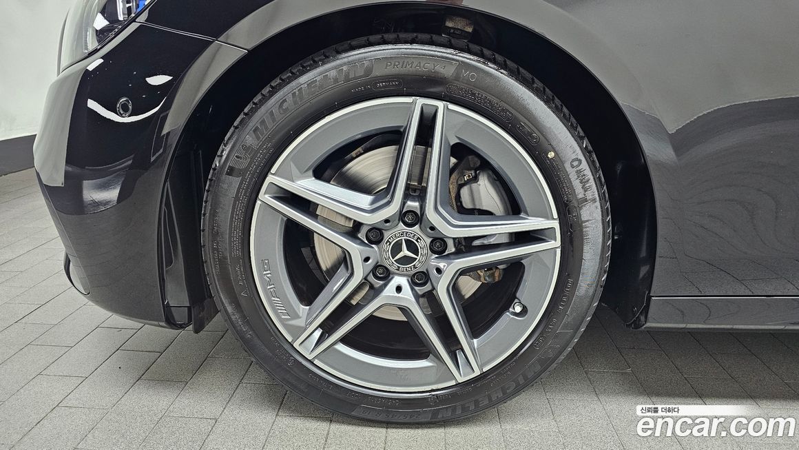 Mercedes-Benz E-Class 2023