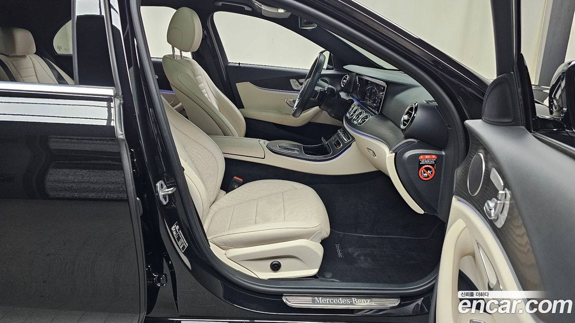 Mercedes-Benz E-Class 2023