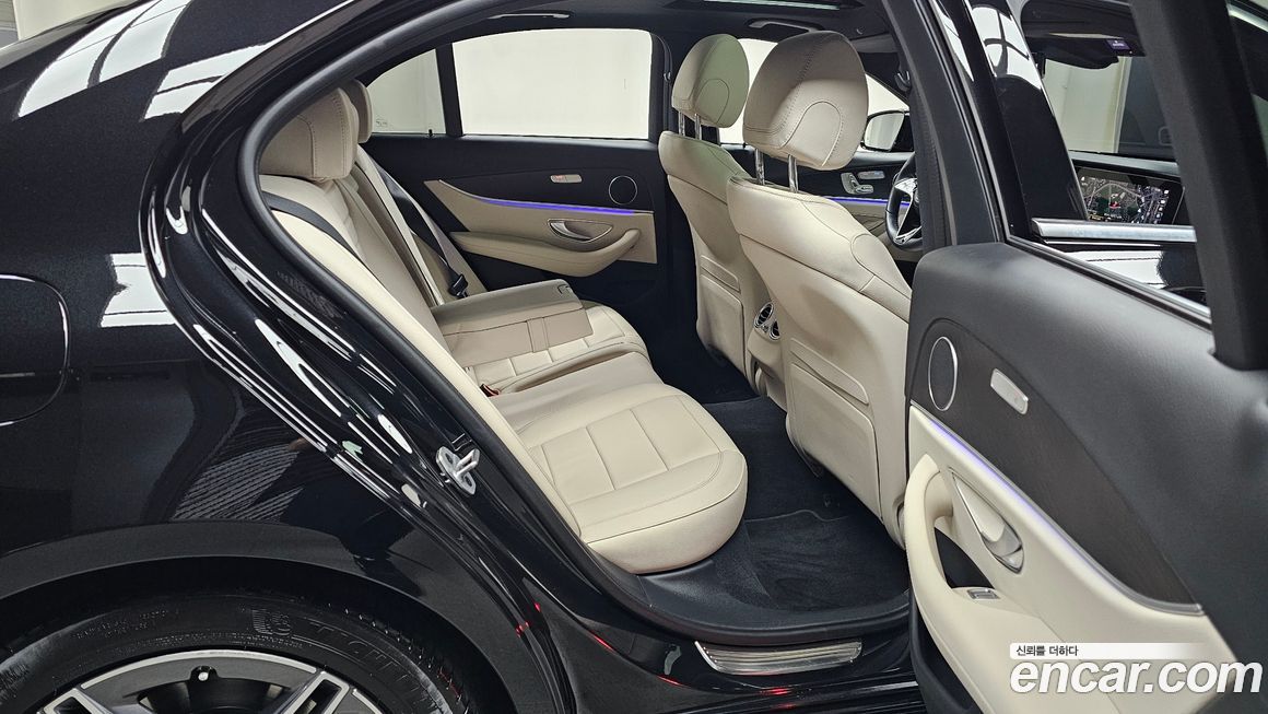 Mercedes-Benz E-Class 2023