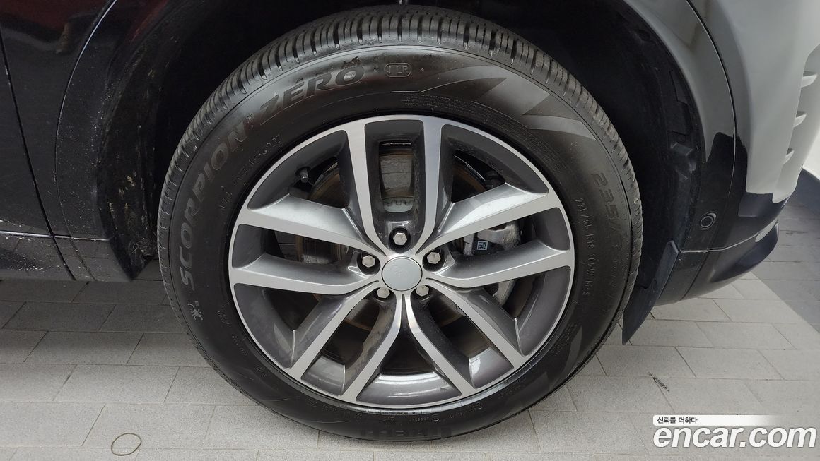 Land Rover Discovery Sport 2024