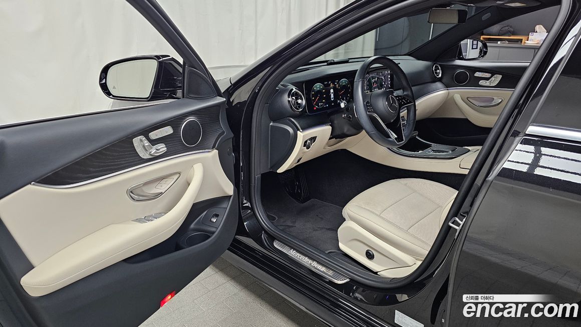 Mercedes-Benz E-Class 2023