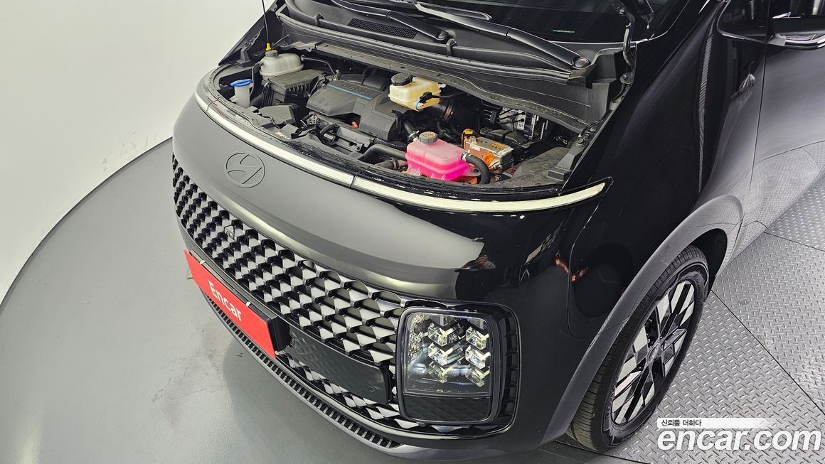 Hyundai Staria 2025