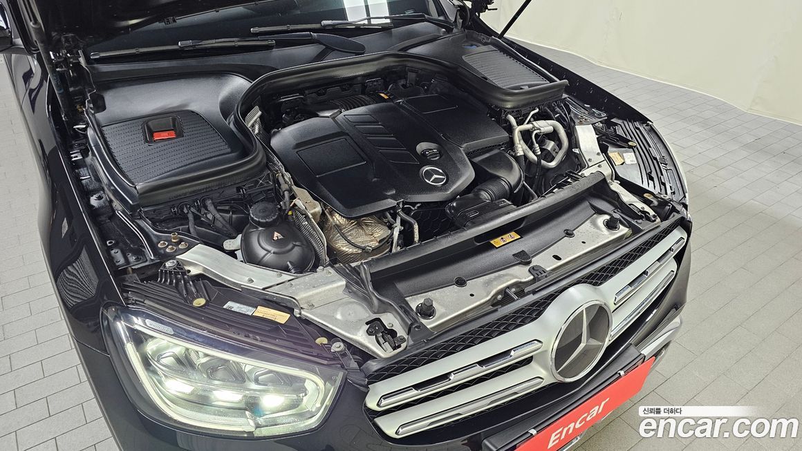 Mercedes-Benz GLC-Class 2021