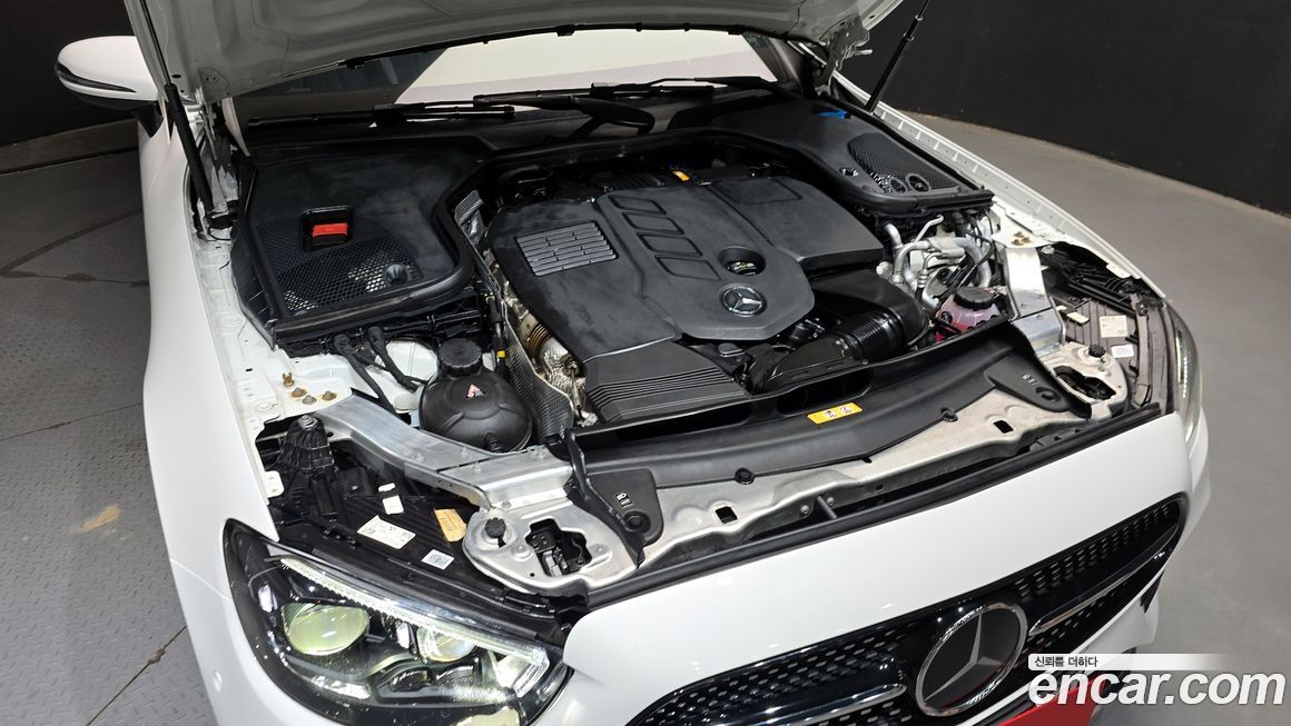 Mercedes-Benz E-Class 2022