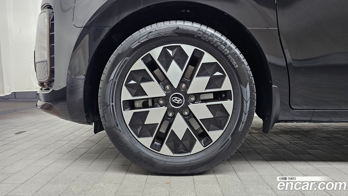 Hyundai Staria 2022