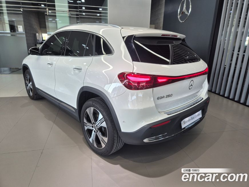 Mercedes-Benz EQA 2025