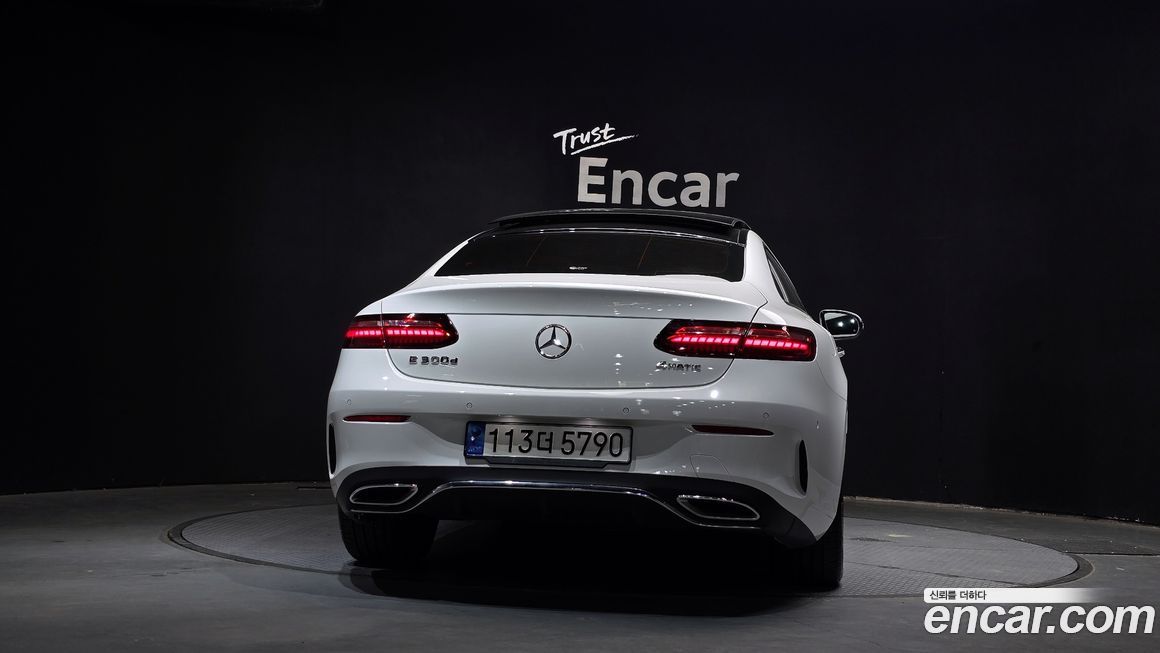 Mercedes-Benz E-Class 2022