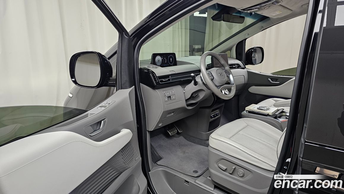 Hyundai Staria 2022