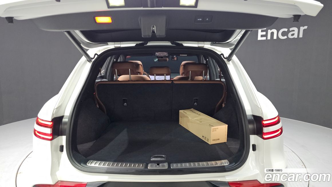 Genesis GV70 2025