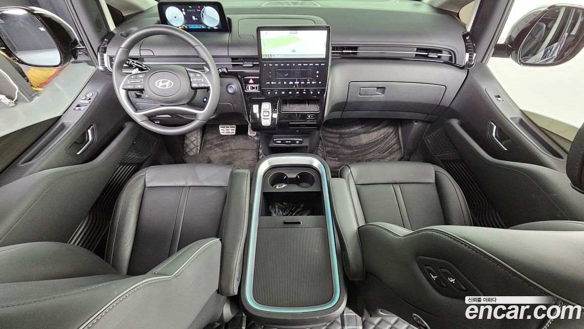 Hyundai Staria 2025
