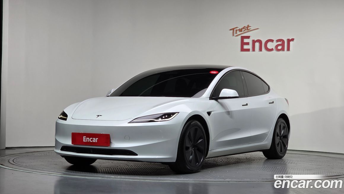 Tesla Model 3 2024