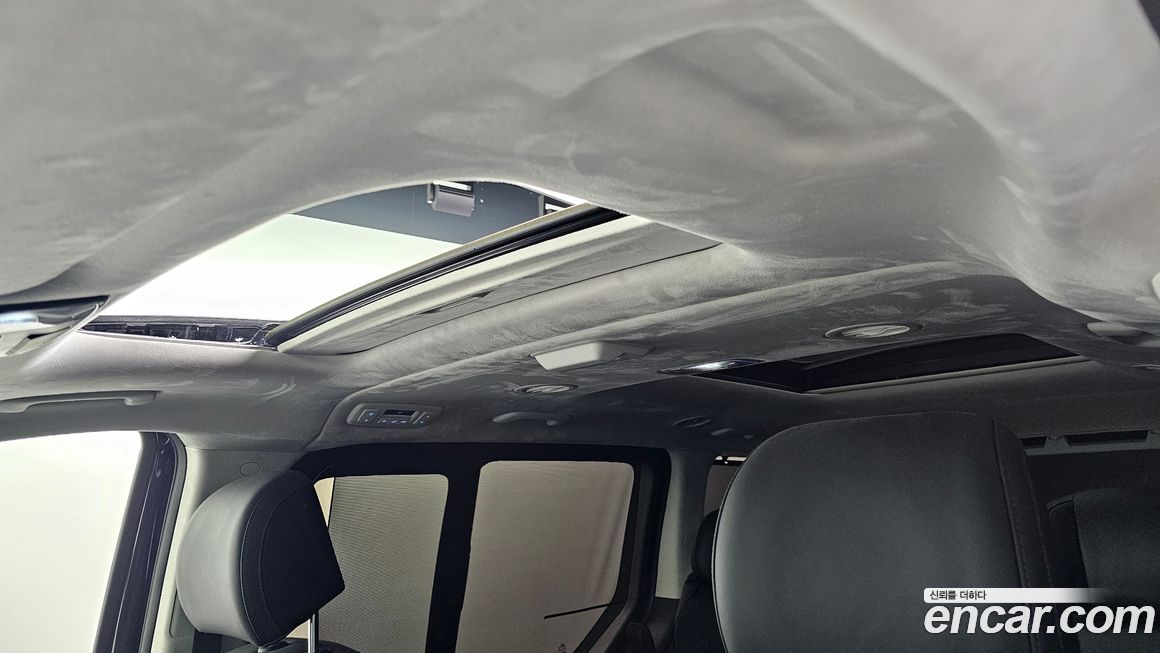 Hyundai Staria 2025