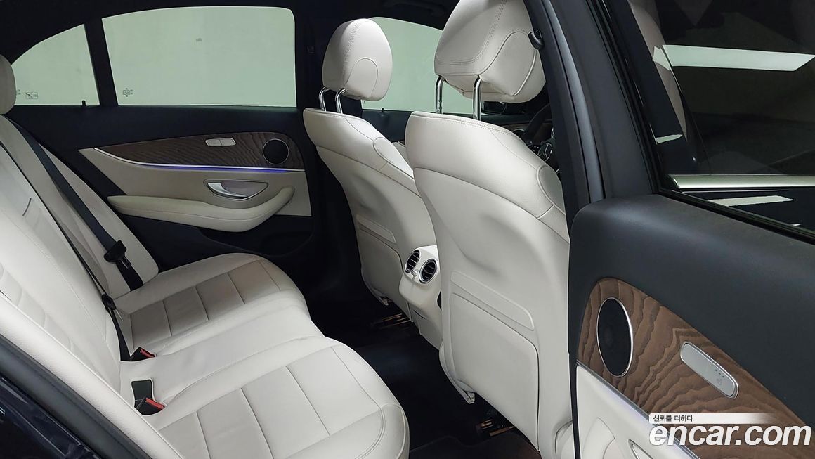 Mercedes-Benz E-Class 2023