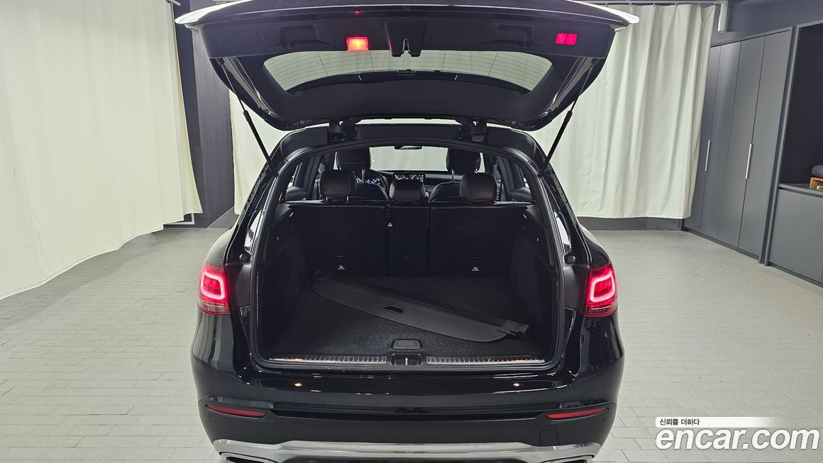 Mercedes-Benz GLC-Class 2021