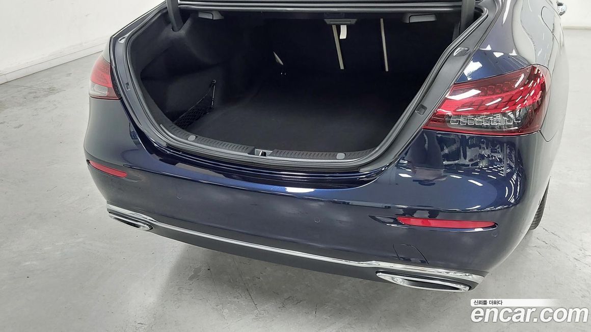 Mercedes-Benz E-Class 2023