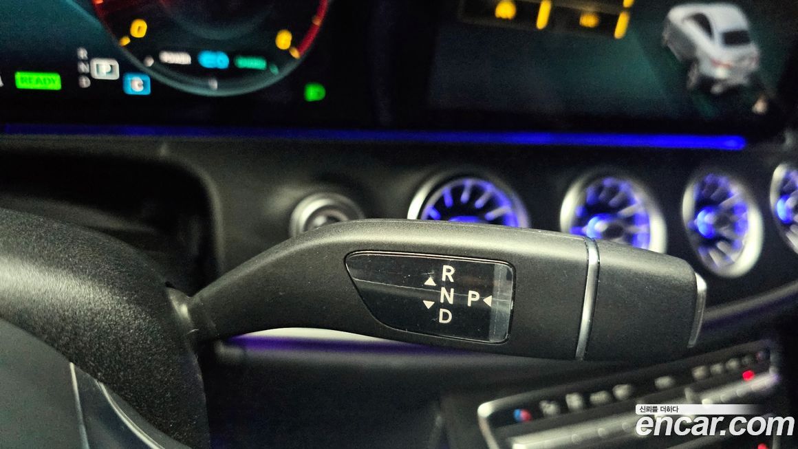 Mercedes-Benz E-Class 2022