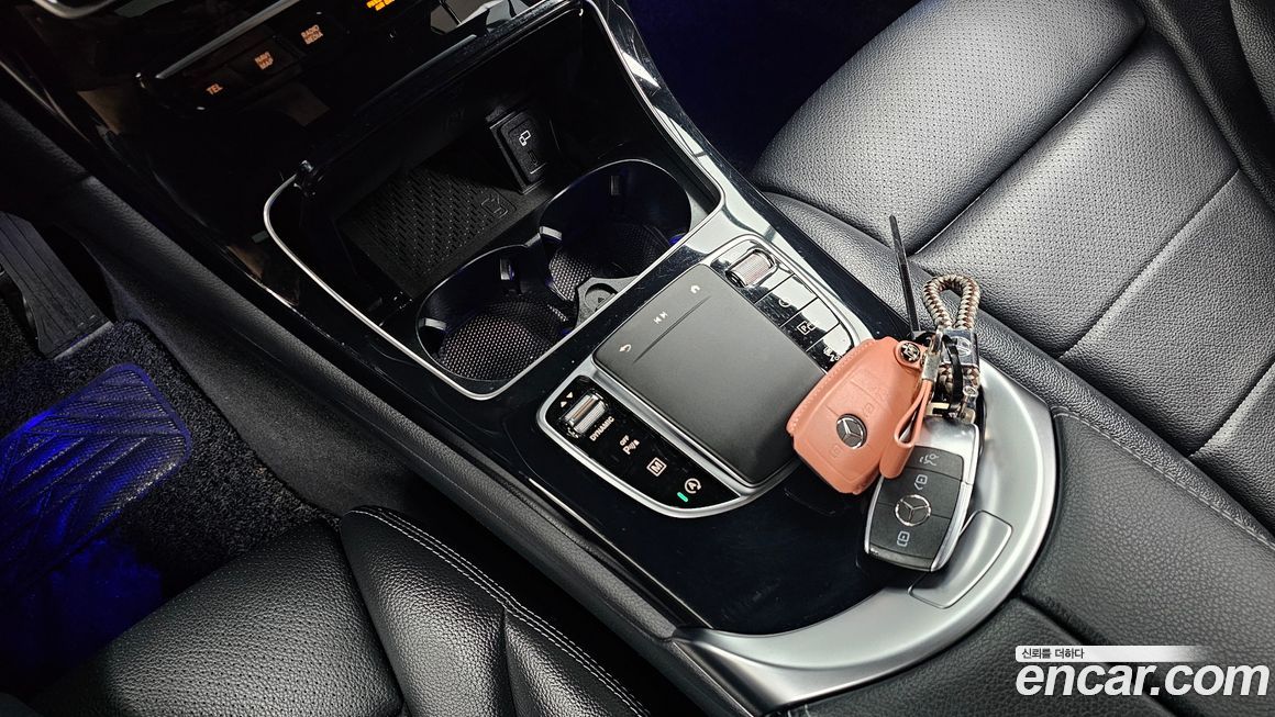 Mercedes-Benz GLC-Class 2021