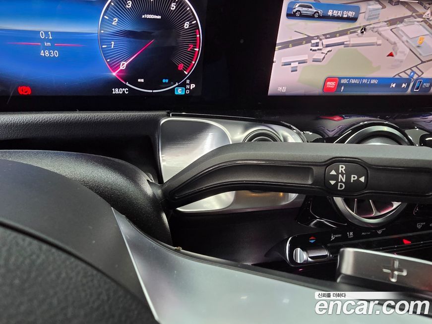 Mercedes-Benz GLB-Class 2025