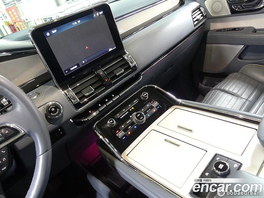 Lincoln Navigator 2021