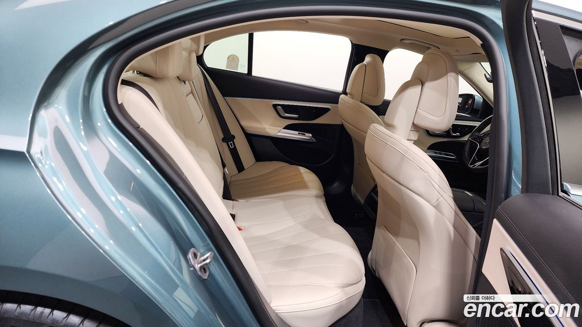 Mercedes-Benz E-Class 2025