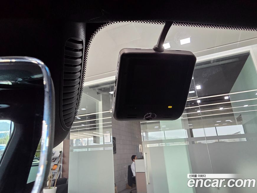 Mercedes-Benz GLB-Class 2025