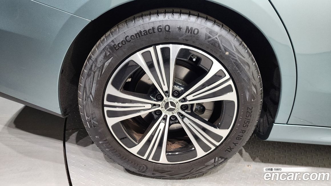 Mercedes-Benz E-Class 2025